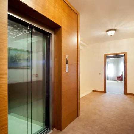 Gravis Taksim Hotel 4*