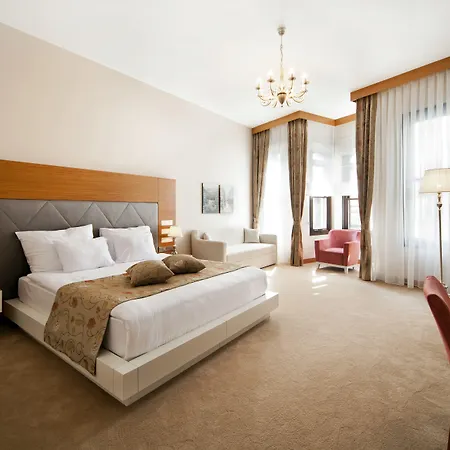 Gravis Taksim 4*