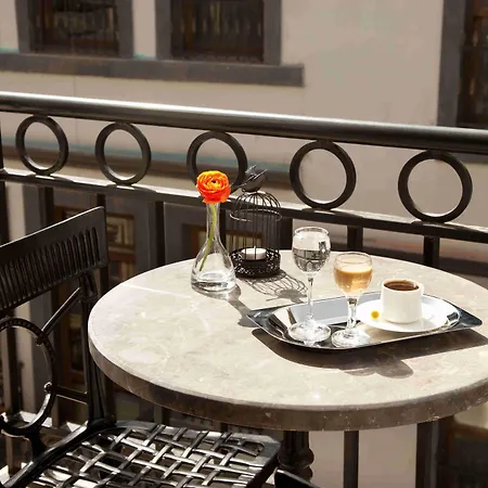 Hotel Gravis Taksim 4*