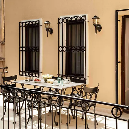 Hotel Gravis Taksim